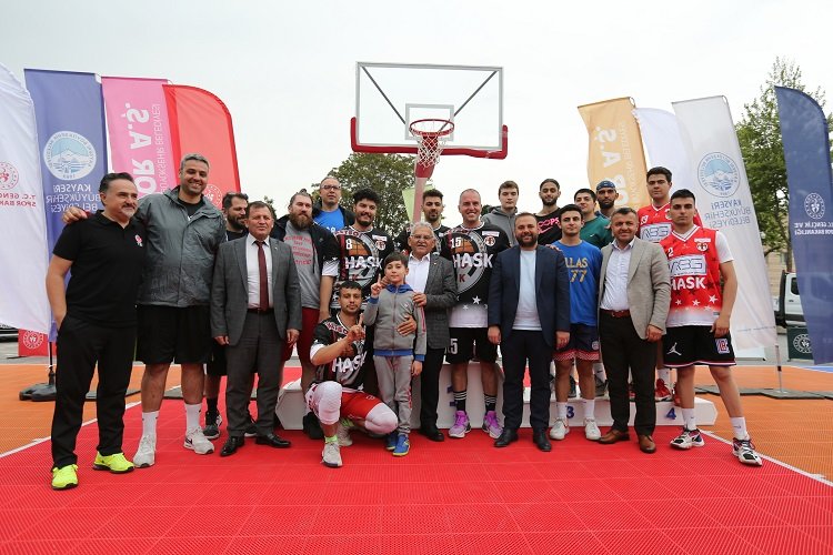Kayserili gençlerin basketbol coşkusu -
