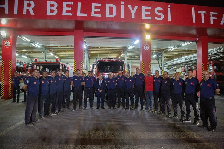 Kayserili itfaiyecilere Büyükkılıç'tan övgü -