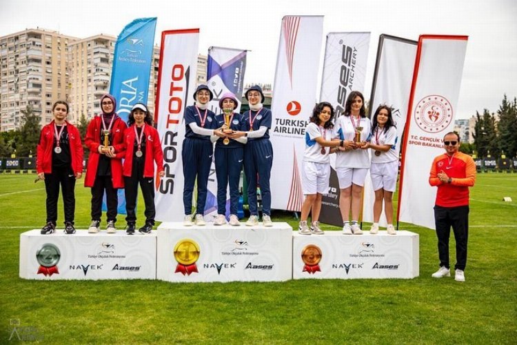 Kayserili şampiyon okçulara 'büyük' tebrik -