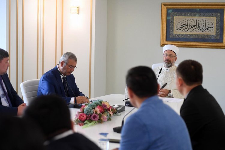 Kazakistan'dan Diyanet İşleri Başkanı Erbaş'a ziyaret -