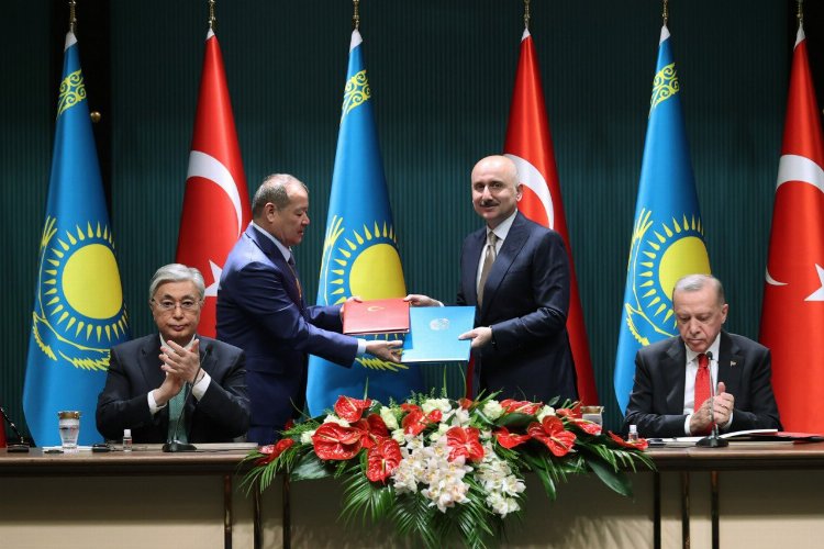 Kazakistan ile transit geçiş belgesi kotası 15 bine çıkarılacak -