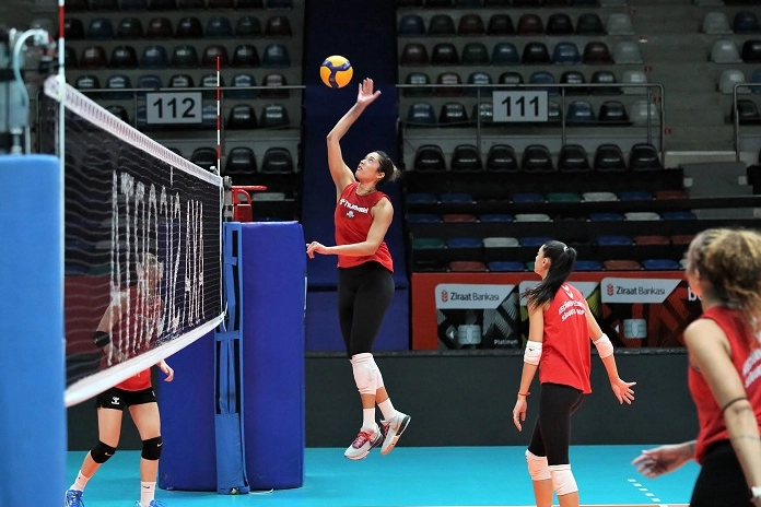 Keçiörenli kadın voleybolcular Bursa'dan galibiyetle döndü -
