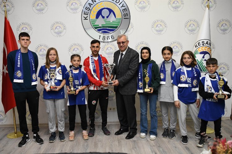 Keşan Belediyespor'dan Başkan Helvacıoğlu’na ziyaret -