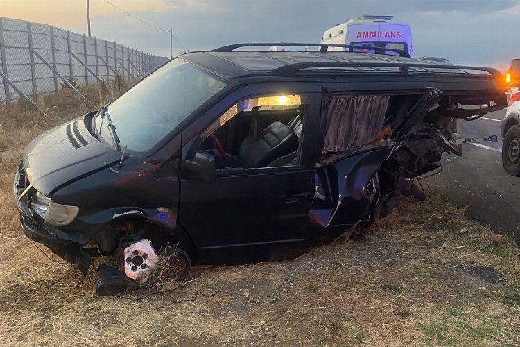 Keşan-Gelibolu yolunda feci kaza: 3 ölü, 3 yaralı -