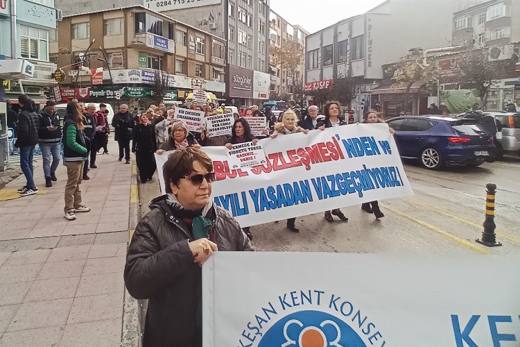 Keşanlı kadınlar 'şiddete karşı' yürüdü -