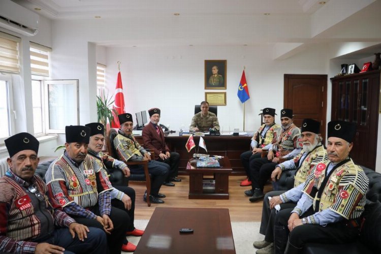 Kilis'te Yetimoğlu ve yönetiminden Albay Akşit’e ziyaret -