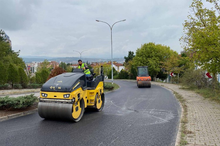 Kocaeli 17 Ağustos Bulvarı'nda üstyapı yenileniyor -