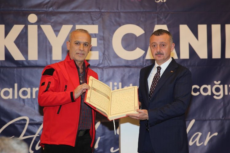 Kocaeli afet bölgesinden elini çekmiyor -
