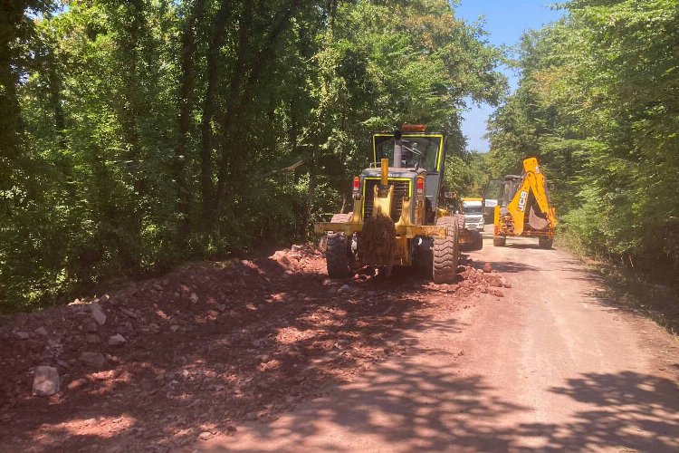 Kocaeli Büyükşehir'den bozuk yol mesaisi -
