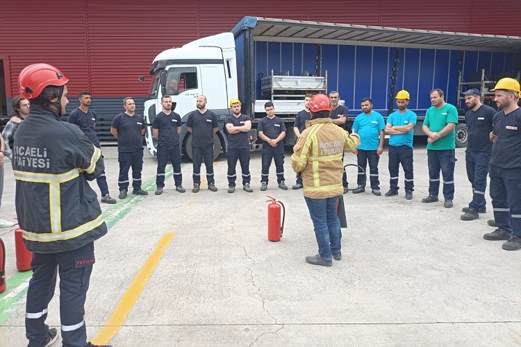 Kocaeli Büyükşehir İtfaiyesi eğitimlerine devam ediyor -