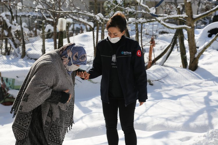 Kocaeli Büyükşehir, Ayşe Teyze için seferber oldu -