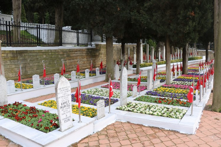 Kocaeli Büyükşehir şehitliğe sahip çıkıyor -