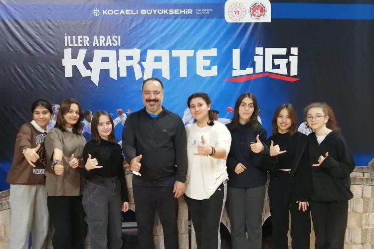 Kocaeli Çayırova Belediyesi’nden 1 kupa, 8 madalya -