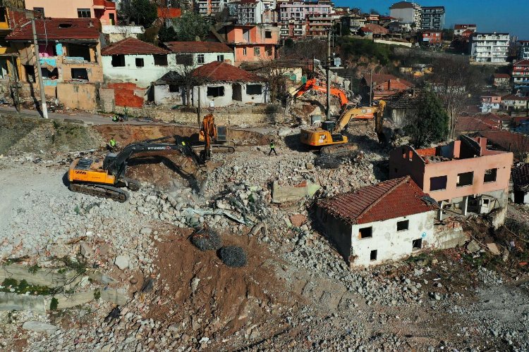 Kocaeli Cedit'te 248 bina yıkıldı -