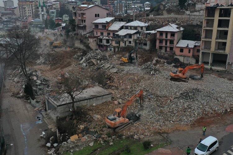 Kocaeli Cedit’te 373 bina yıkıldı, kira yardımı yapıldı -