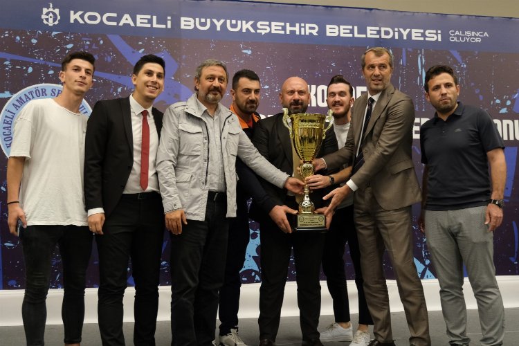 Kocaeli'de 'amatör' şampiyonlara kupa -