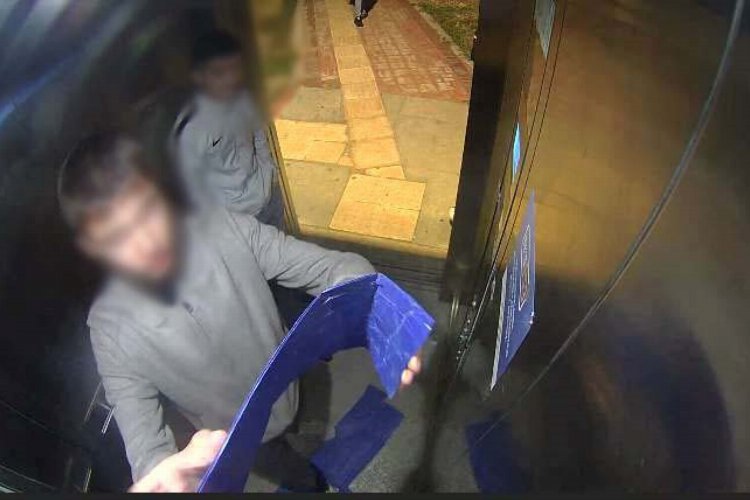 Kocaeli'de asansör kabinlerine zarar verdiler -