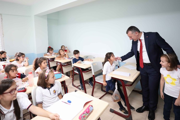 Kocaeli'de Başkan Büyükakın'dan eğitim mesajı -