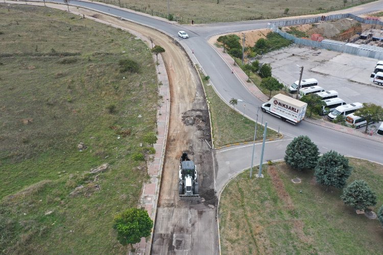 Kocaeli'de Çayırova Veysel Karani Caddesi yenileniyor -