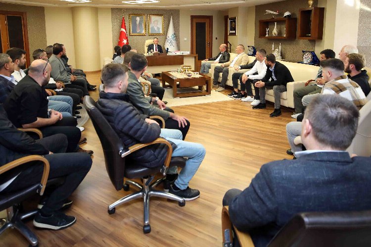 Kocaeli'de Derbentlilerden Başkan Büyükakın’a teşekkür ziyareti -