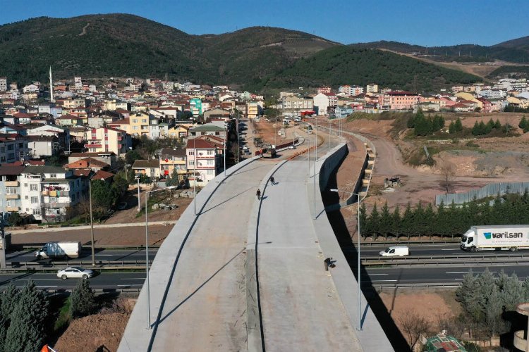 Kocaeli'de İlimtepe’ye uzanan yol hızla ilerliyor -