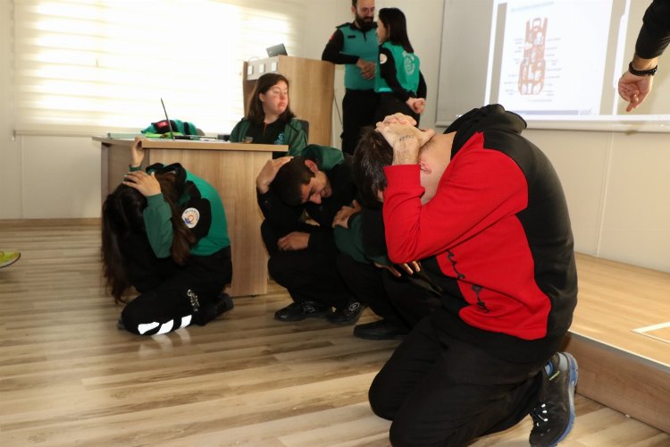 Kocaeli'de özel öğrencilere deprem eğitimi -