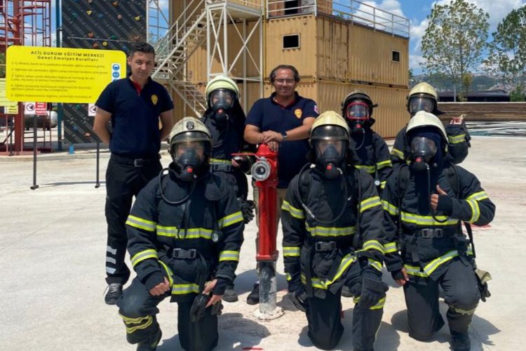 Kocaeli'de stajyer itfaiyecilere sıkı eğitim -
