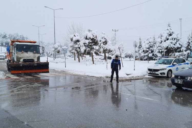 Kocaeli'de tüm ekipler kar teyakkuzunda -