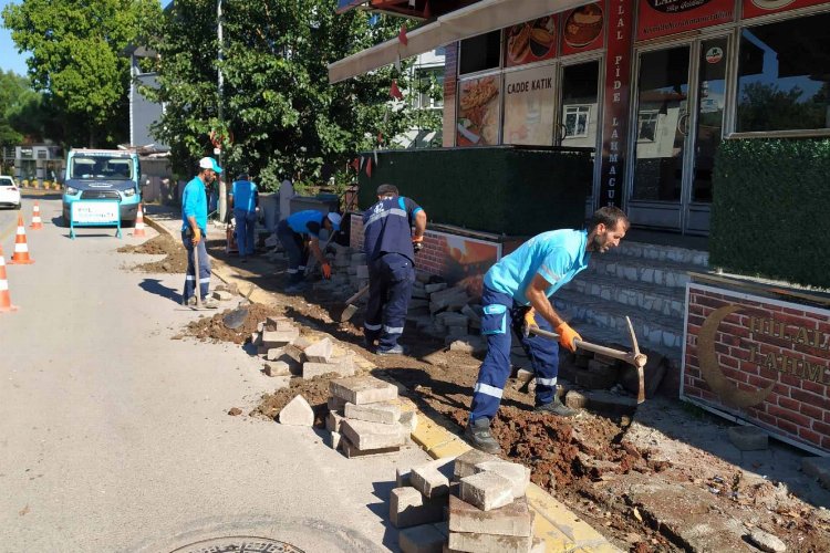Kocaeli'de vatandaş talep ediyor, Yol Bakım Timi yapıyor -