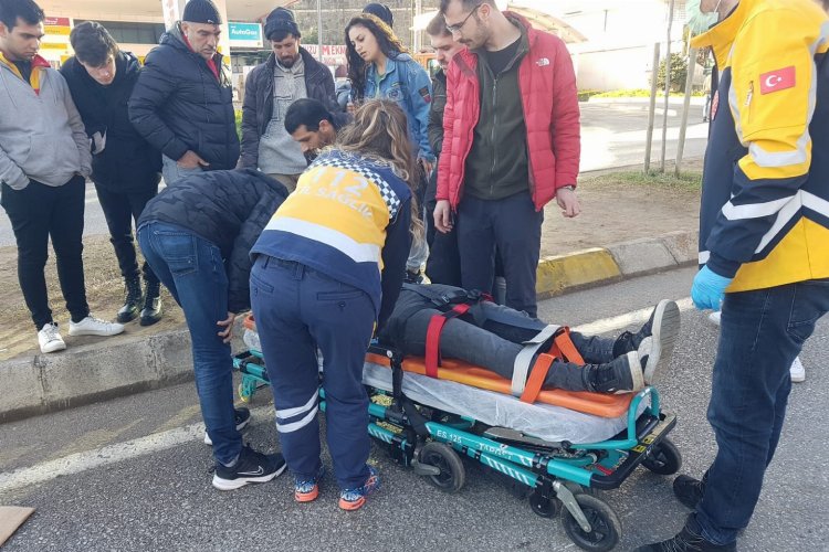 Kocaeli'de yaralı sürücüye ilk müdahale Zabıta'dan -