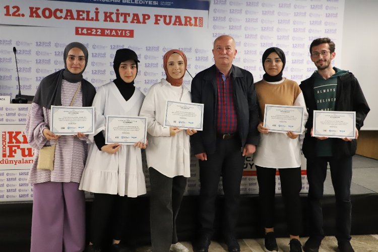 Kocaeli'de Yazarlık Atölyesi öğrencileri sertifikalandı -