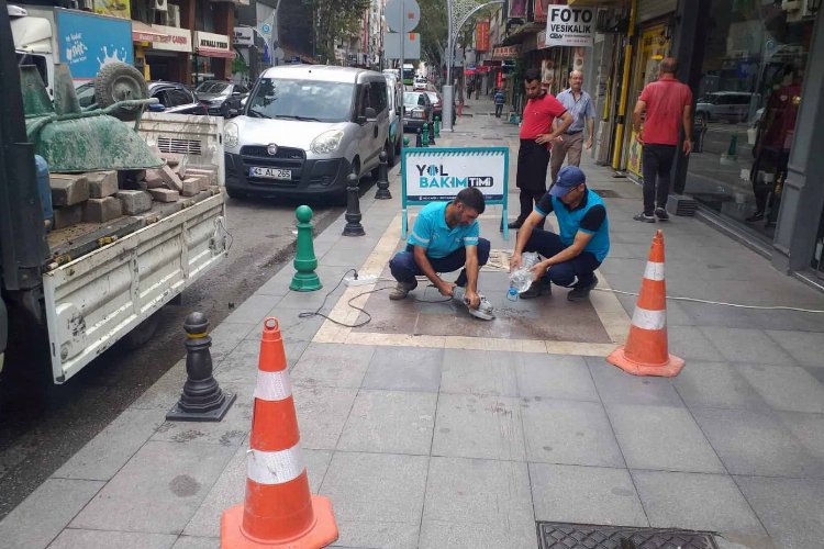 Kocaeli'de 'Yol Bakım Timi'nden hızlı çözüm -