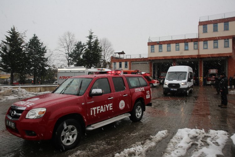 Kocaeli'den bölgeye ekipler gitmeye devam ediyor -