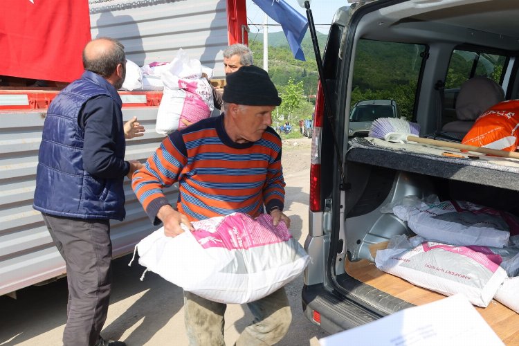 Kocaeli'den gübre desteği yüz güldürüyor -