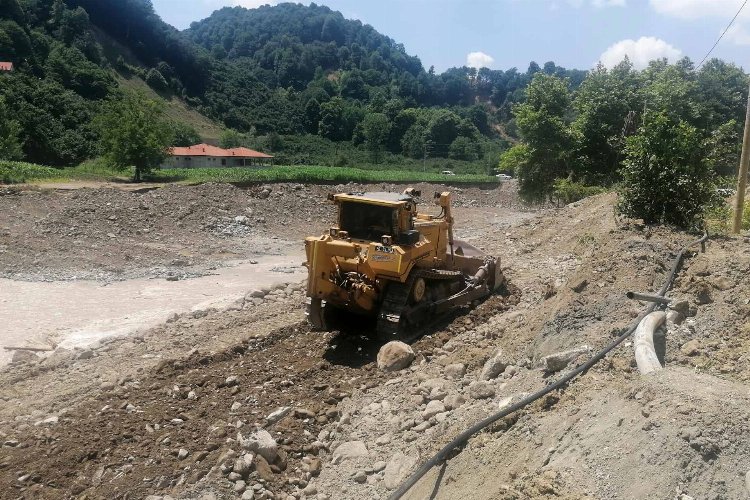 Kocaeli, Düzce’de yaraları sarıyor -