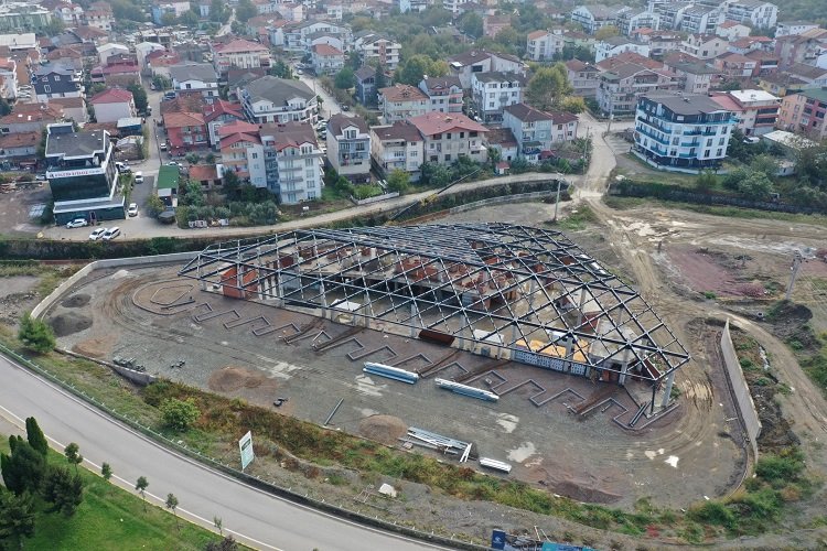 Kocaeli Gölcük terminalinde çatı imalatı sürüyor -