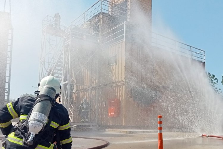 Kocaeli İtfaiyesi'nden Ford Otosan’a müdahale eğitimi -
