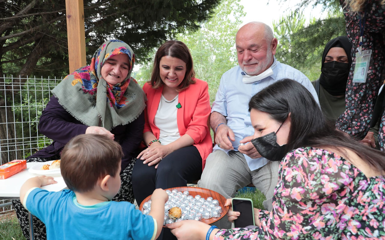 Kocaeli İzmit’te Alzheimer Yaşam Evi’ndde erken bayramlaşma