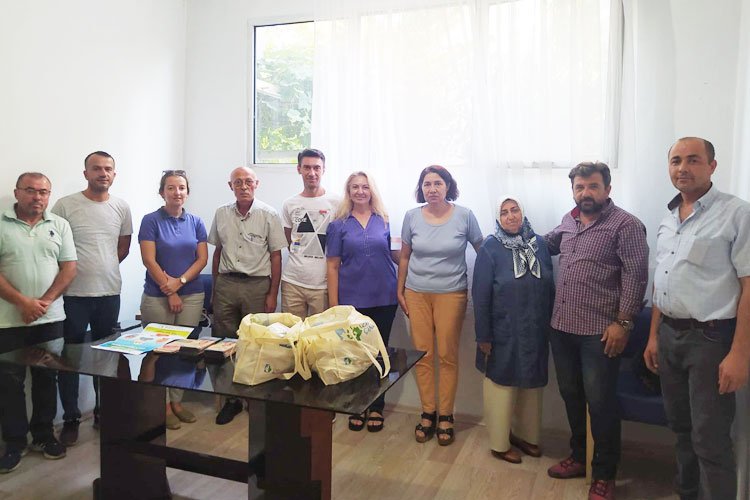 Kocaeli İzmit'te geri dönüşüm bilinçlendirmeye devam -