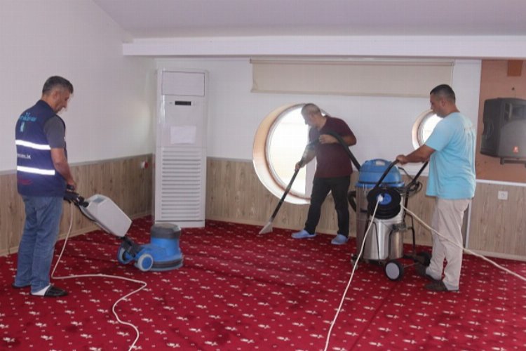 Kocaeli İzmit'te ibadethaneler temizleniyor -