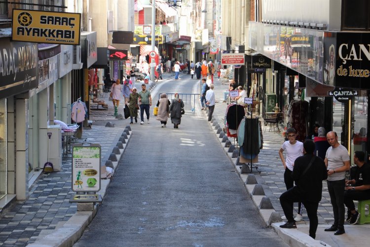 Kocaeli İzmit'te kent merkezinde yenileme çalışması -