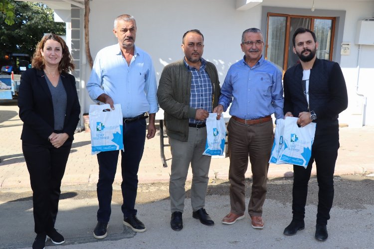 Kocaeli İzmit'te kiraz üreticilere yaprak gübresi -