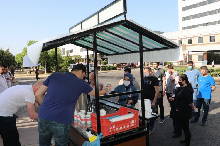 Kocaeli İzmit'te sağlık çalışanlarından sıcak çorba teşekkürü -
