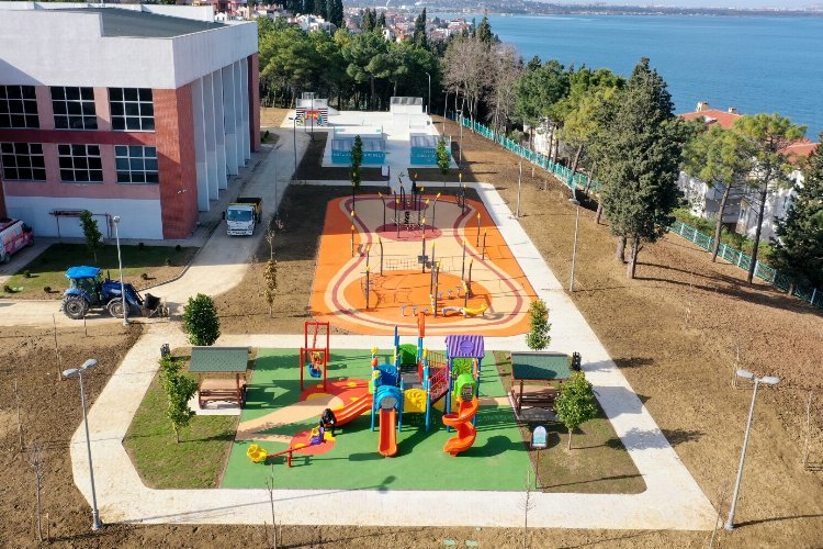 Kocaeli Karamürsel'e sentetik buz pisti -