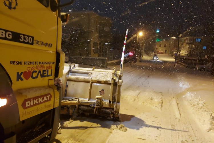 Kocaeli karla mücadele ekipleri canla başla çalışıyor -