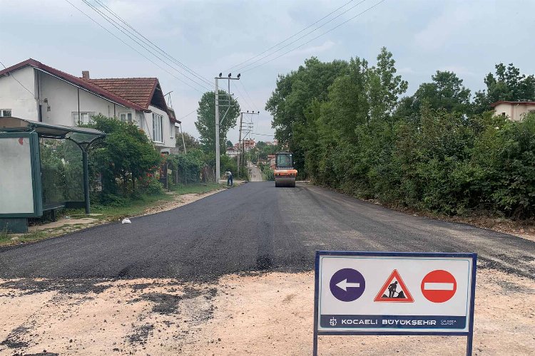 Kocaeli Kartepe'de İbrikdere asfaltlanıyor -
