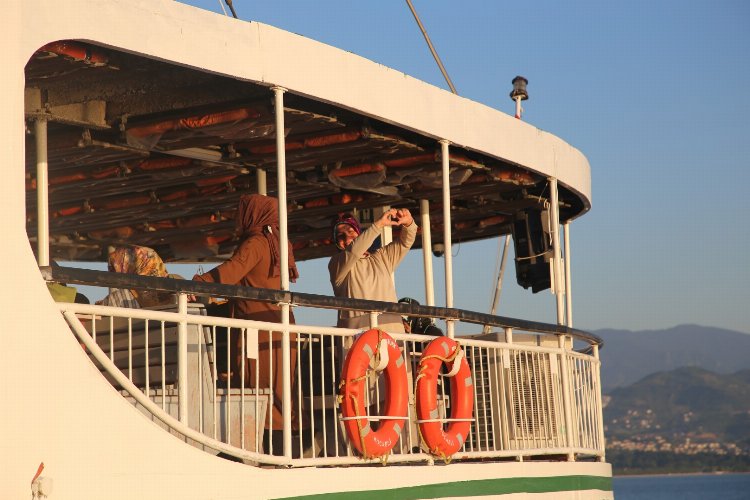 Kocaeli Körfezi'nde vatandaşlar 'Mehtap Turu'nda -