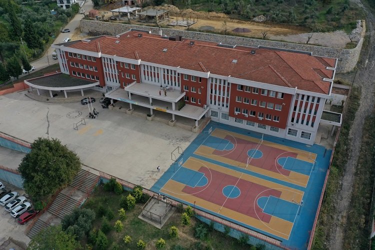 Kocaeli'nde 188 okula basket ve voleybol sahası -