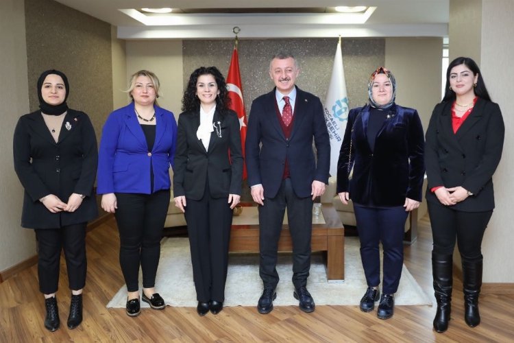 Kocaeli'nde Başkan Büyükakın, “Kendisini sorumlu hisseden herkes kalkıp adım atmalı” -
