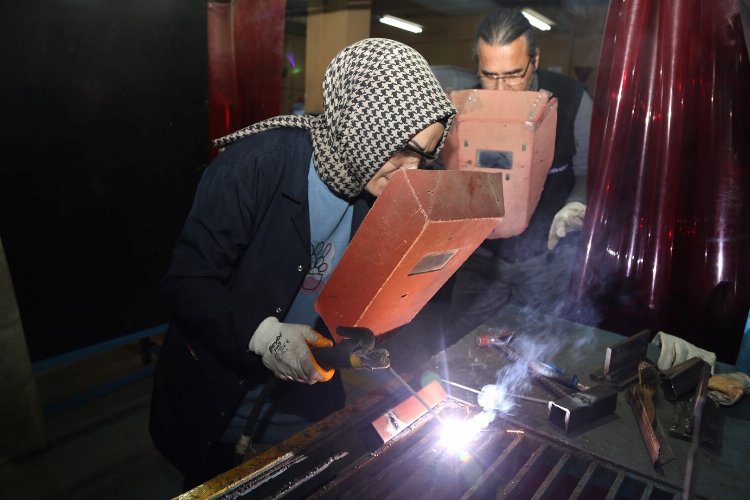 Kocaeli'nde dantel dantel kaynak işliyor -